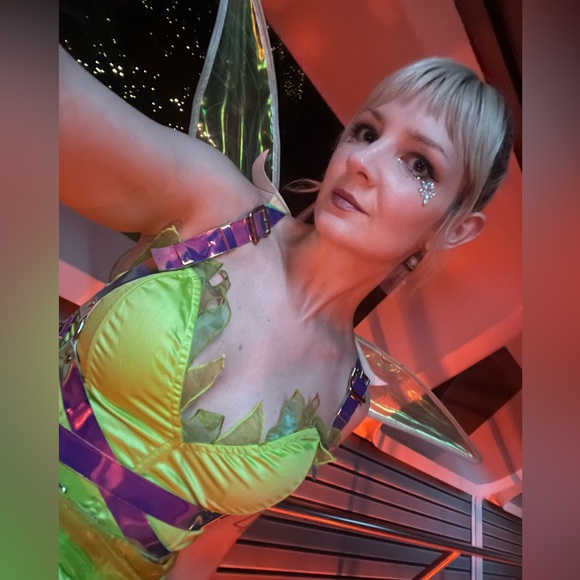 Meet your Posher, Angie - Picture 2 of 3